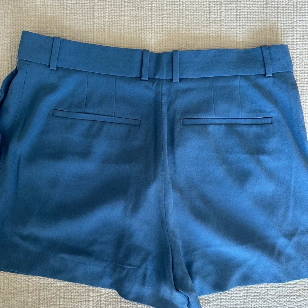 BABATON Shorts - Picture 2 of 4
